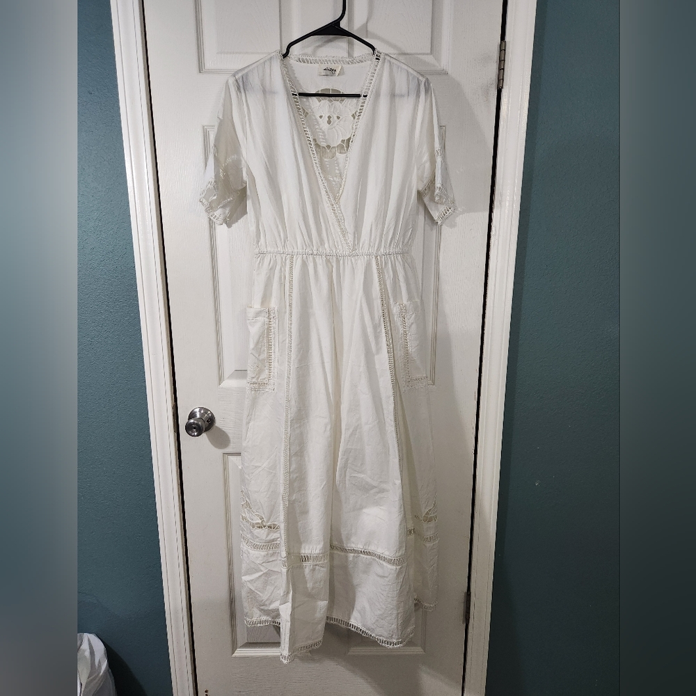 Elegant White Maxi Dress